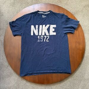Nike Vintage Style Navy Blue 1972 Tee Men's Size Large Lightweight Short Sleeve